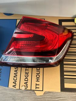 2014 civic tail light