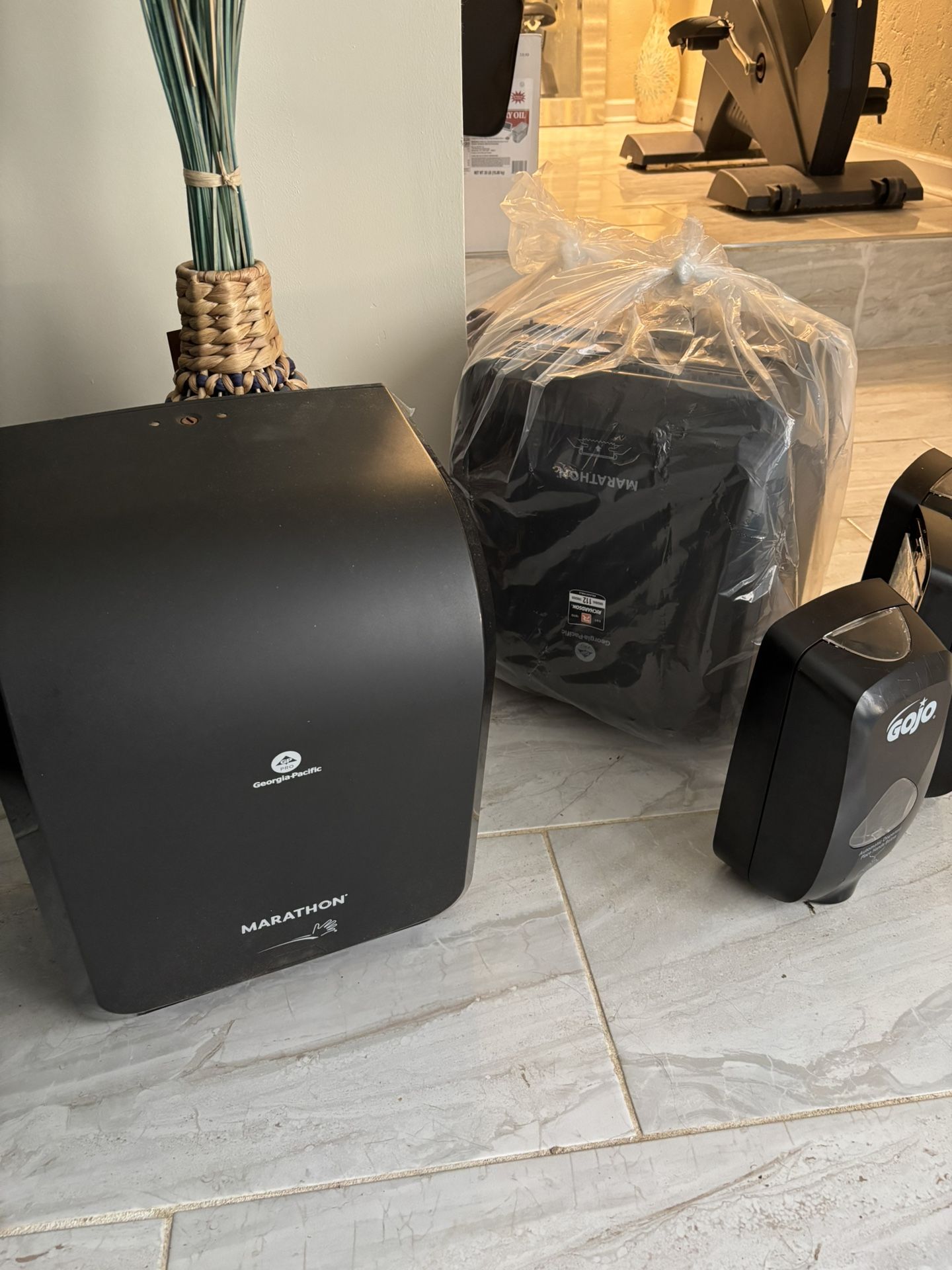Paper Towel Dispenser And Soap Dispenser 
