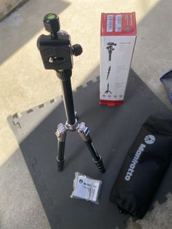 New Manfrotto Element Traveller Tripod (Small) in Gray.