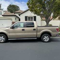 2012 Ford F-150 SuperCrew Cab 5 1/2 Foot Bed
