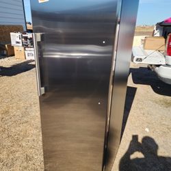 BRAND NEW Vissani
24 in. 11 cu. ft. Convertible Auto Defrost Garage Ready Upright Freezer/Refrigerator in Stainless Steel, Energy Star