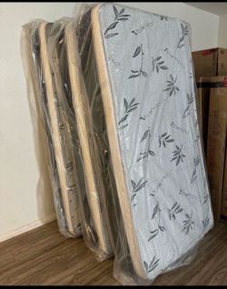 Twin pillow to mattress