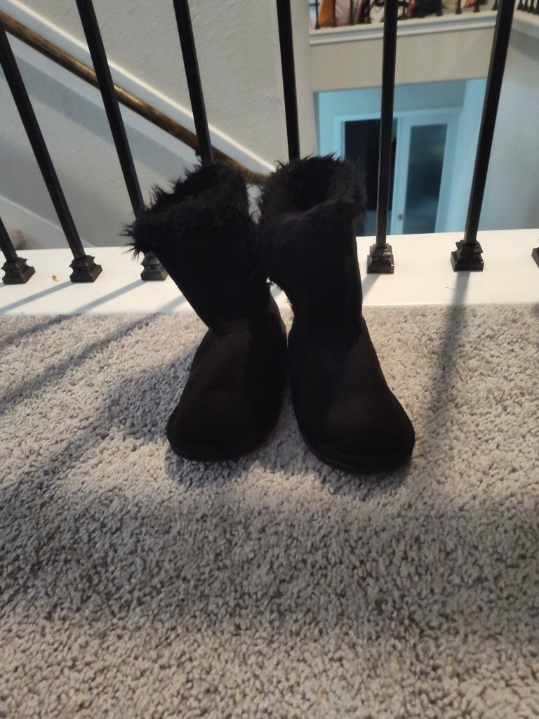 Kids black boots