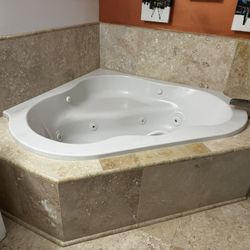 Large Bath Tub 