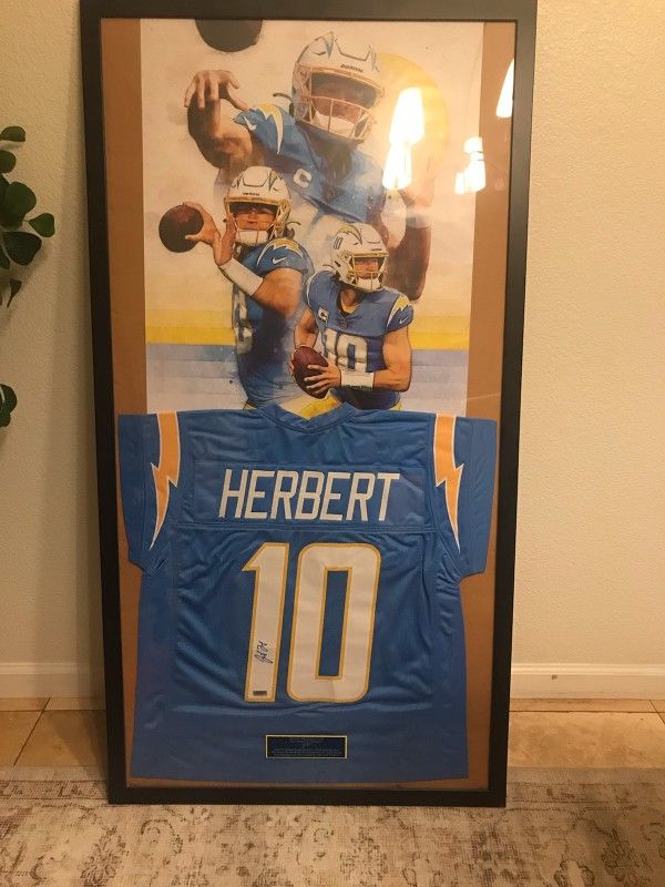 2020 Justin Herbert Signed Chargers Jersey Framed 