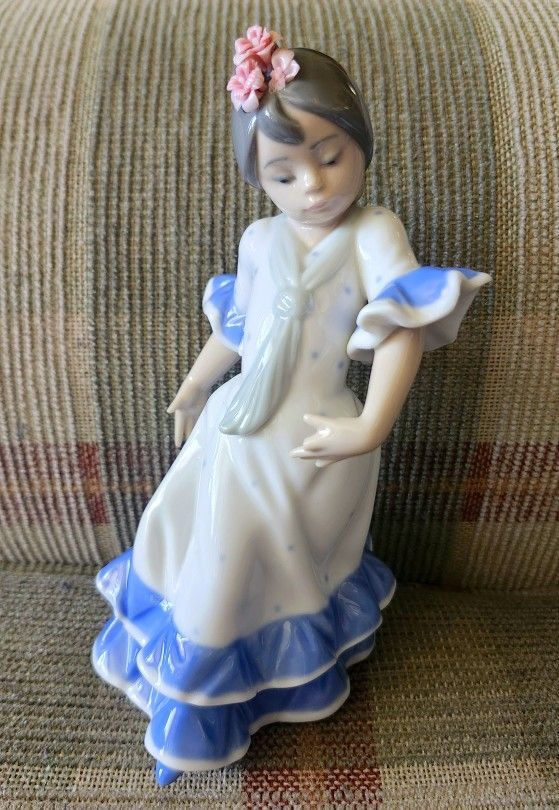Lladro #5193 JUANITA Flamenco Girl Dancer Glossy Figurine Vintage 1983