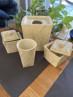 Bathroom Accessories 4 Piece “Croscill”
