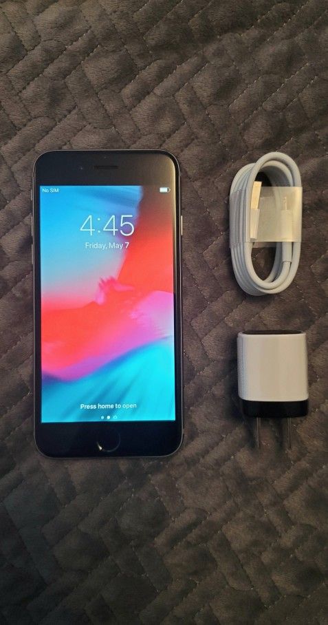 iPhone 6 - UNLOCKED - Like NEW