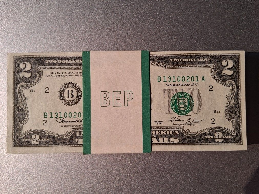 Lot of 80 Uncirculated (UNC) 1976 $2 Federal Reserve Notes