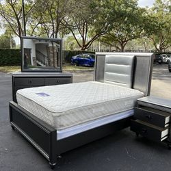 Beautiful Bedroom Set Queen Size Solid Wood Dark Gray Color In Good Condition by Malaysia Furniture 