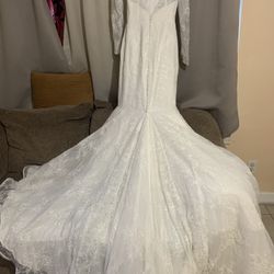 Beautiful Wedding  Dress 300.00