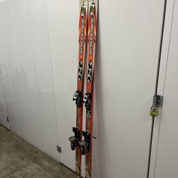 Rossignol E40X-B skis 193cm With Salomon 700 Bindings