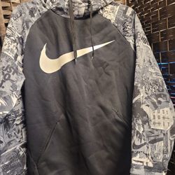 Nike Dri-Fit Black Hoodie Size Medium-Unisex