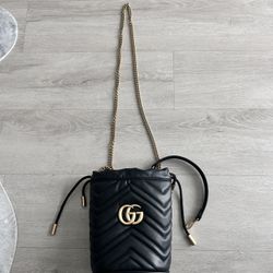 Gucci GG Marmont Pink Interior Bucket Bag Mini Black Leather