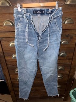 Hollister Ultra High-Rise Mom Jeans Size 3R
