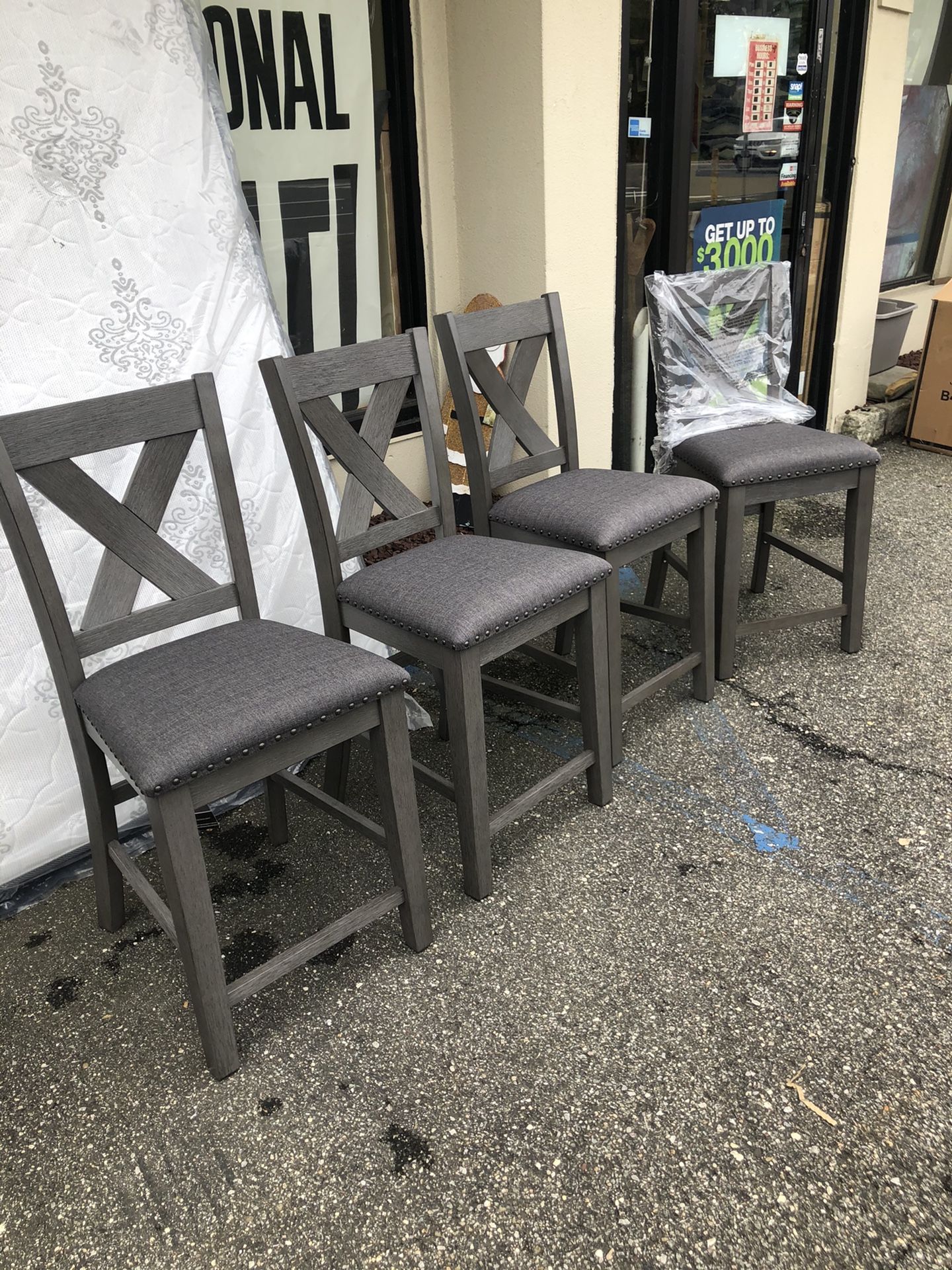 Set Of 4 Brand New Counter Stools Full Assembled
