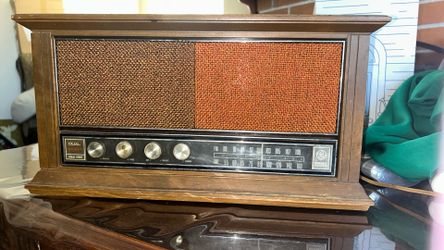Antique Dual Speaker GE