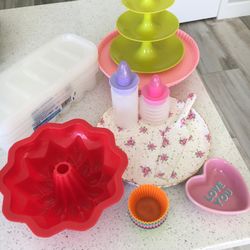 Cake Mold, Plate Set & More
