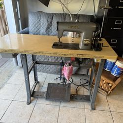 Singer Sewing Machine 