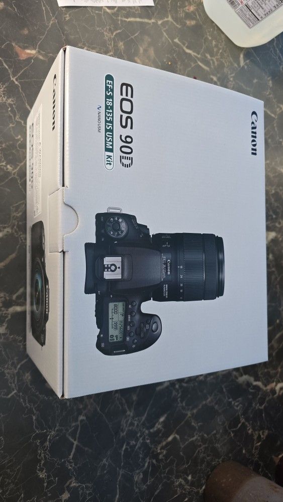Canon DSLR Camera [EOS 90D with 18-135 is USM Lens