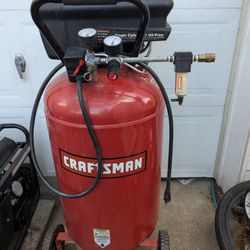 Craftsman 33 gallon upright air compressor with water, separator and new air regulator. All in excellent condition no rust, no holes. No dings works p