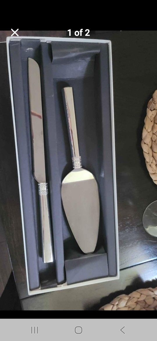 Vera Wang Cake And Knife Set