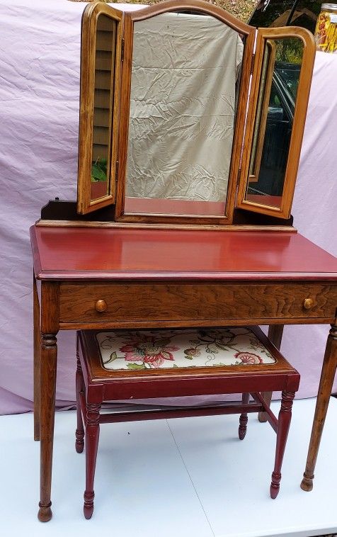 Vintage Tri Folding Mirror Vanity & Bench