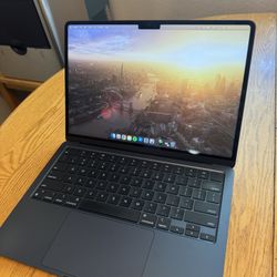 M3 MacBook Air 8GB Ram 256GB SSD - 13 Inch