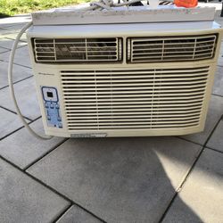 Window AC Unit