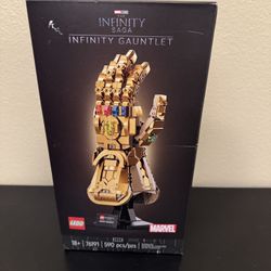 Infinity Gauntlet Lego Set- New