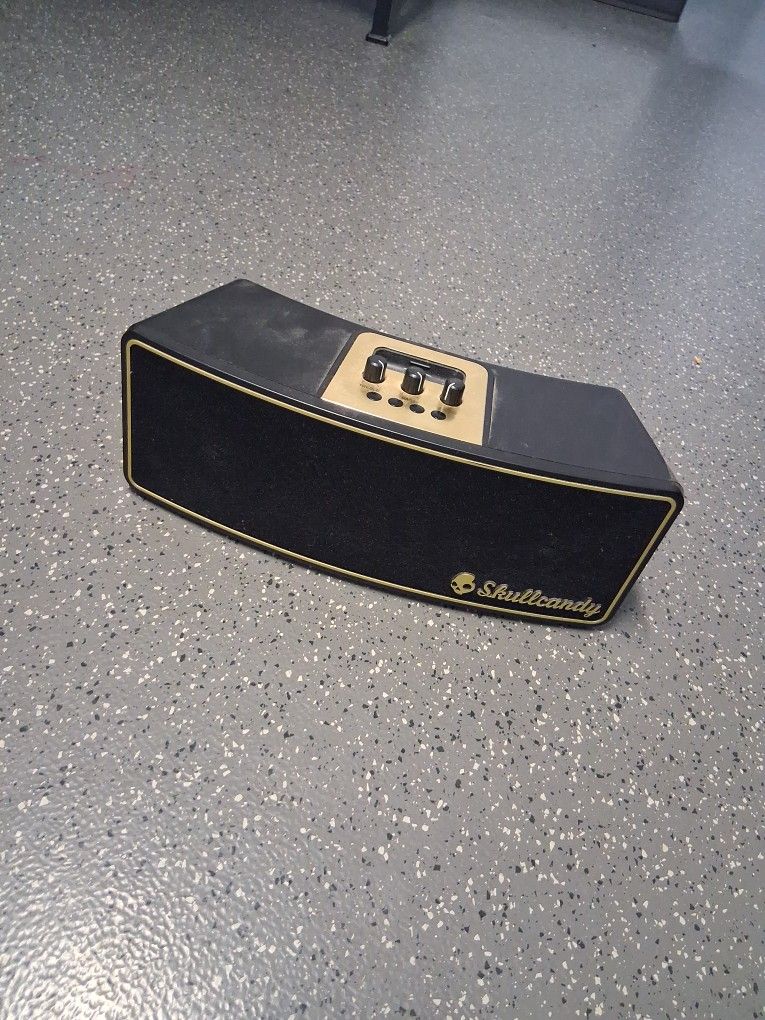 Skullcandy Vandal Speaker Dock for iPod iPhone