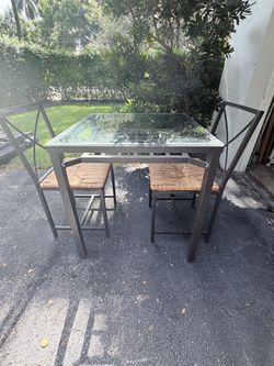 IKEA GRANÅS 3-Piece Bistro Set (Glass Table & 2 Chairs) - Excellent Condition