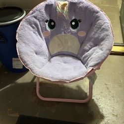 Kids chair very clean nothing wrong good condition