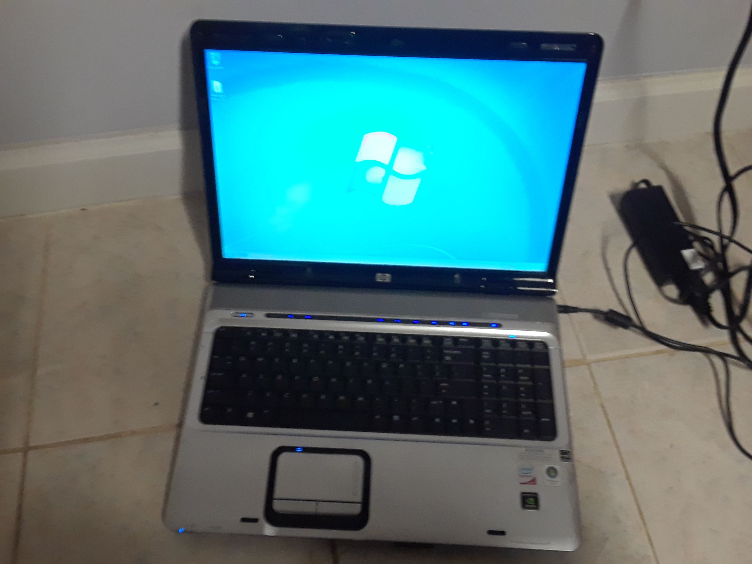 HP Pavilion DV9000 17" laptop