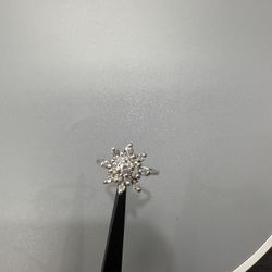 14KWG Flower Design Diamond Ring 