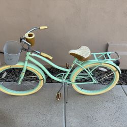Huffy Deluxe Beach Cruiser