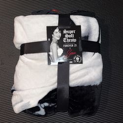 Selena Blanket