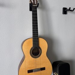 Raimundo 128 Classical Guitar