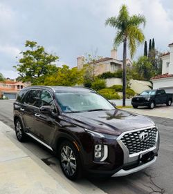 2020 Hyundai Palisade SEL Title in hand low miles