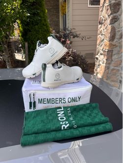 New golf shoes