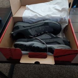 Size 12 Men's Steel Toe Work Shoes Never Worn In Box