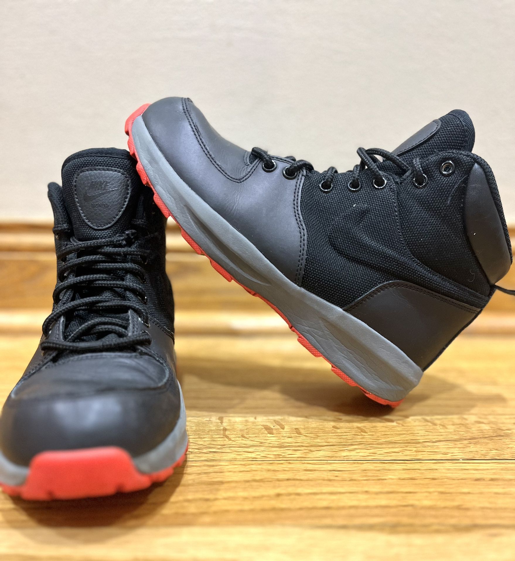 Nike Manoa Leather Boots