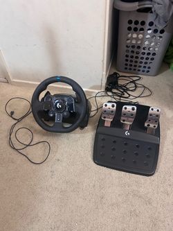 Logitech g923 racing wheel and pedal