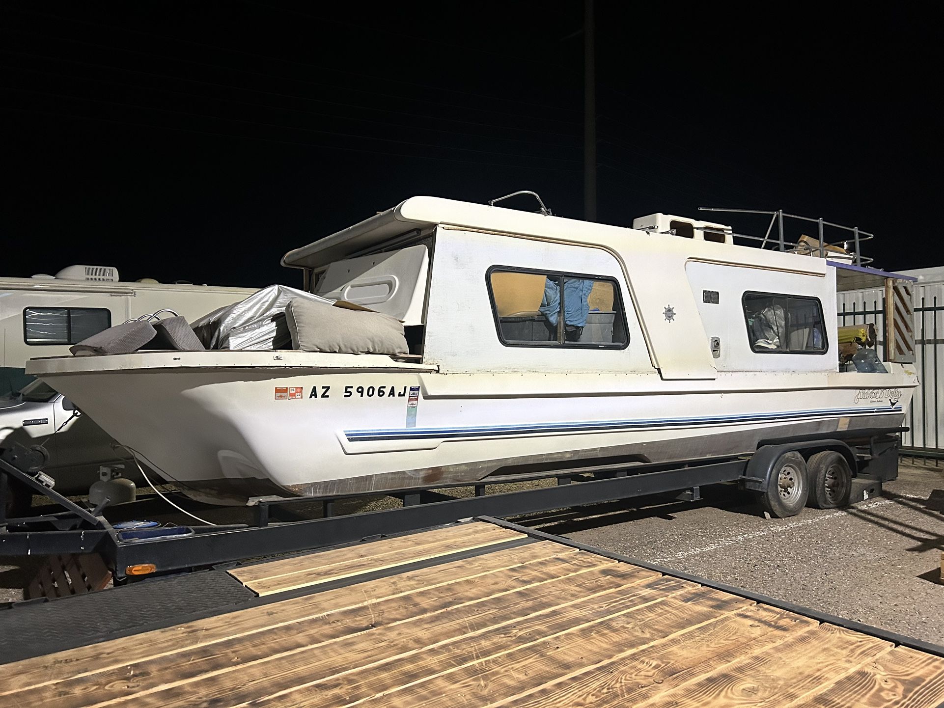 House Boat 30’ With Trailer