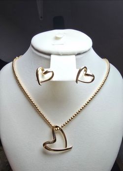 18k Gold Set open for layaway