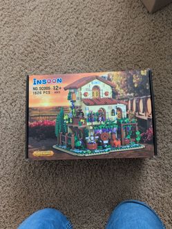 Grape Chateau building set