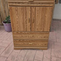  Cabinet Dresser