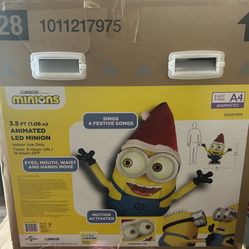 Christmas minion Animatronic