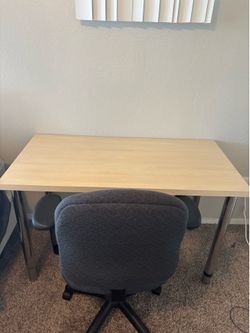 Light wood desk with chair — great condition