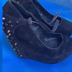 Wedge Black Suede Studded Platform Heels size 8